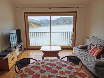 Gîte pour 11 personnes, avec vue à Saint-Julien-du-Verdon
