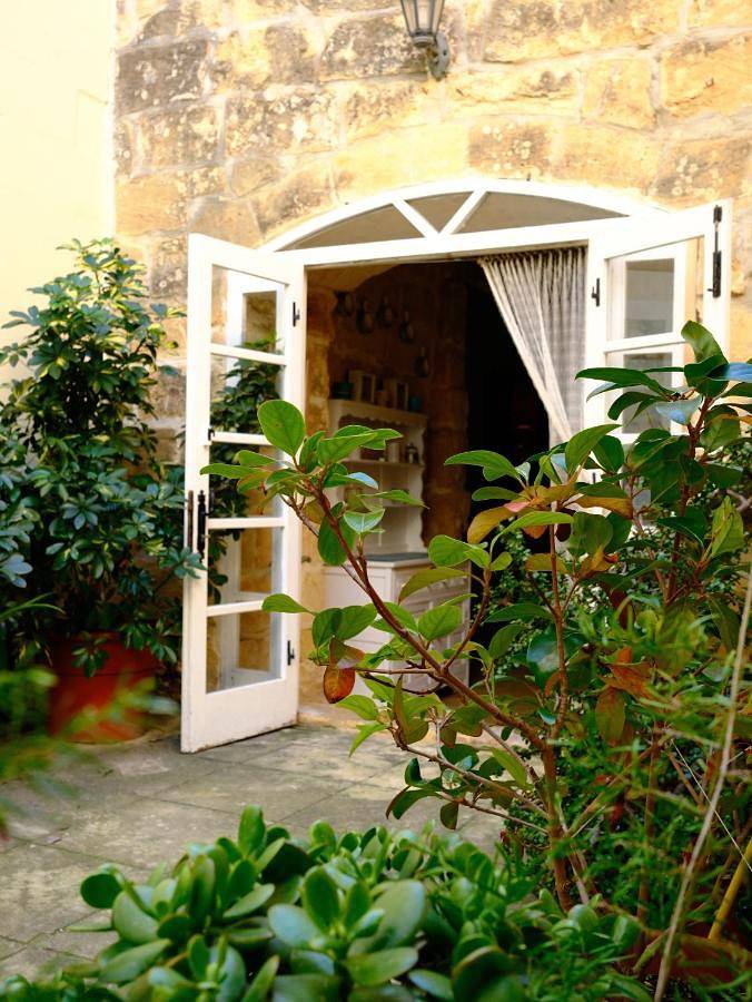 Maison d’hôte pour 2 personnes, avec terrasse et piscine dans Xaghra