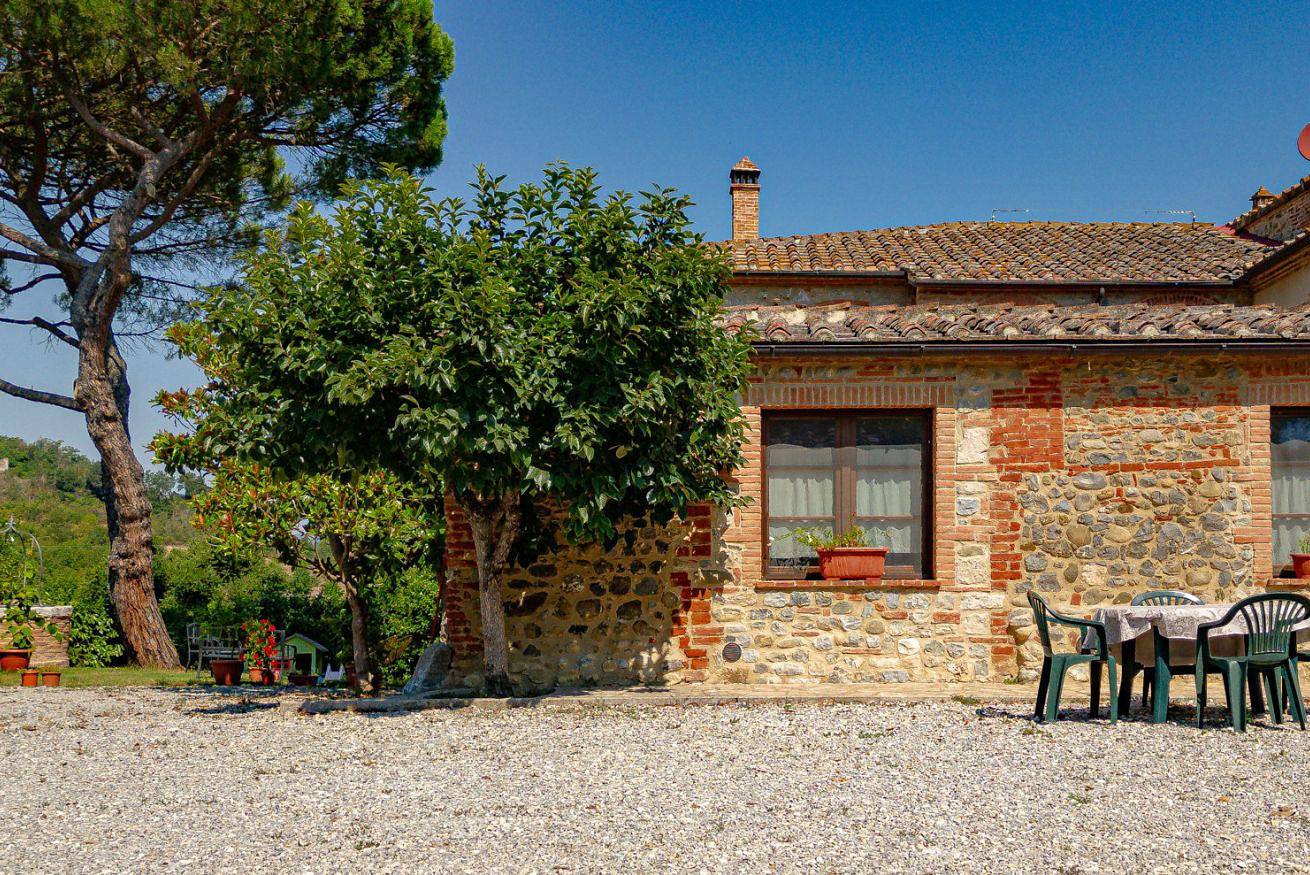 Ganze Wohnung, Torre- Chiarne Lovely Flat with Panoramic Terrace! in Asciano, Siena Provinz