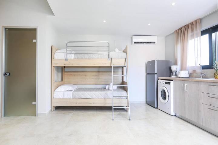 Location de vacances pour 2 personnes, avec piscine et balcon dans Benitses - 4