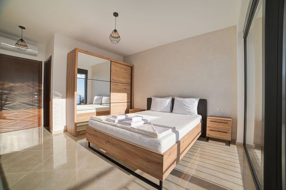 Villa Jelena with private pool - Lapcici in Opština Budva