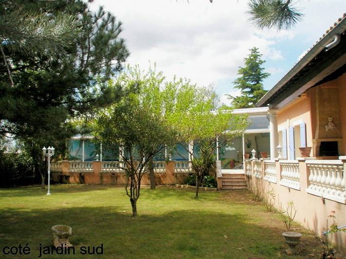 Location de vacances pour 7 personnes, avec jardin ainsi que terrasse et piscine à Orange - 2