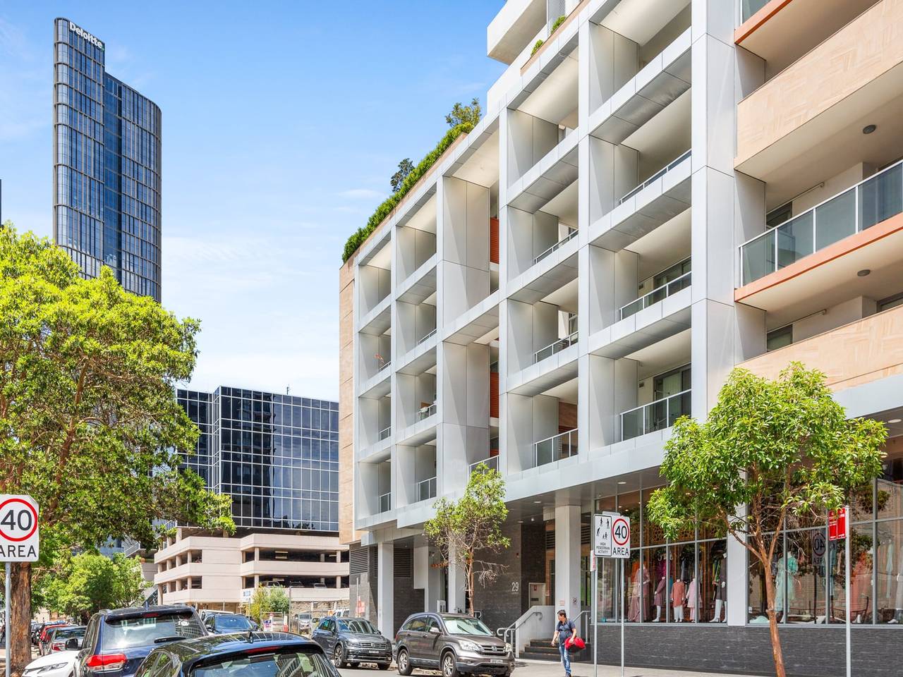 Entire apartment, Central 2-Bed with Parking & Stunning Views in Parramatta, Sydney