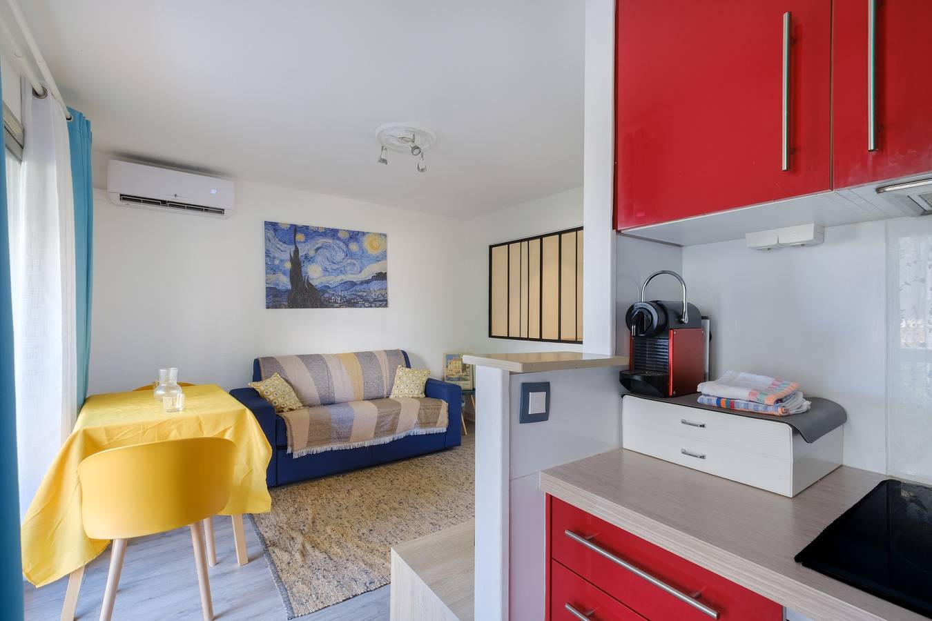 Appartement entier, Appartement 'Cros De Cagnes - Det001' avec balcon, Wi-Fi et climatisation in Cagnes-sur-Mer, Côte méditerranéenne (France)