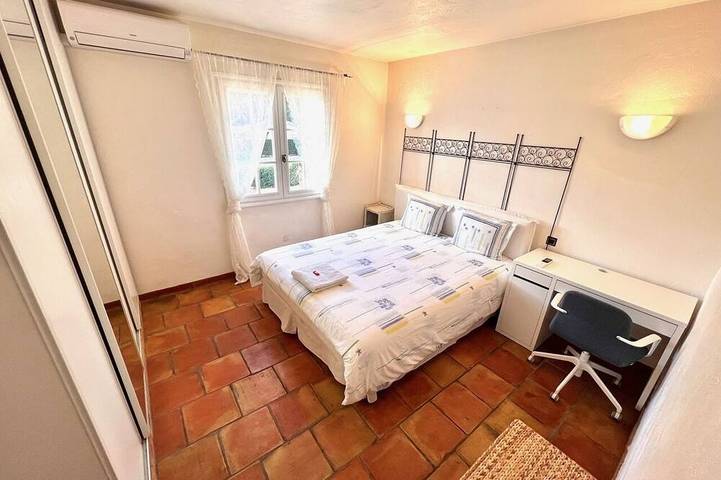 Location de vacances pour 14 personnes, avec balcon ainsi que jardin et jacuzzi, animaux acceptés à Pégomas - 3