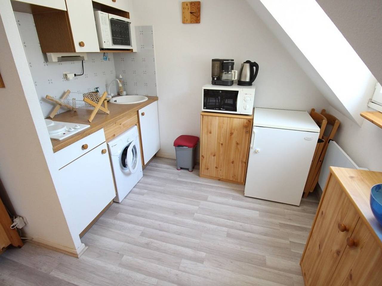 Entire apartment, Bagnères-de-Luchon: Quiet duplex for 4, balcony, parking in Luchon-Superbagnères, Bagnères-de-Luchon