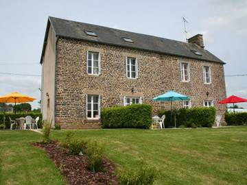 Gîte pour 4 personnes, avec jardin à Brécey