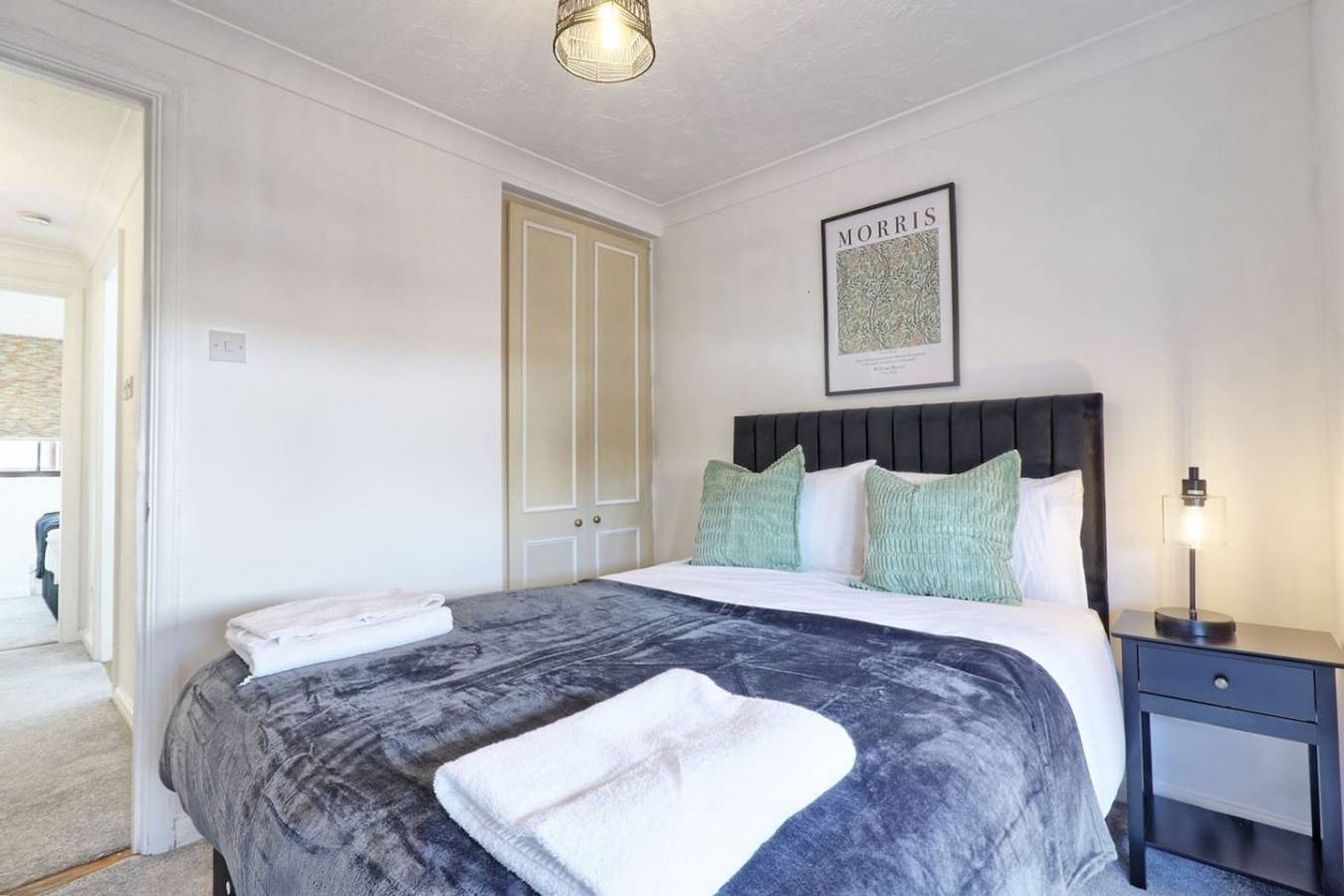 The Greenhithe Getaway - 4Br 2Bath w/ Free Parking in Stone (Dartford), Dartford