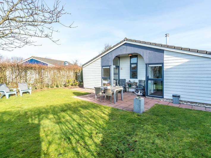 Ferienhaus für 4 Personen, mit Terrasse und Garten in Renesse - 2
