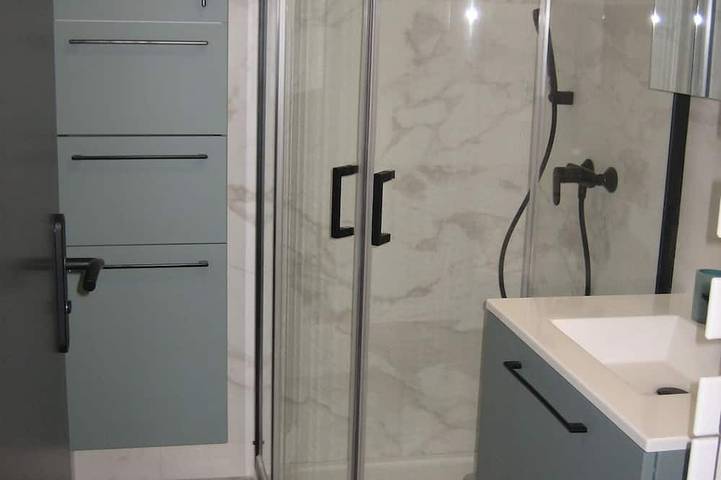 Gîte pour 2 personnes, avec terrasse dans Office De Tourisme De Juan Les Pins - 3