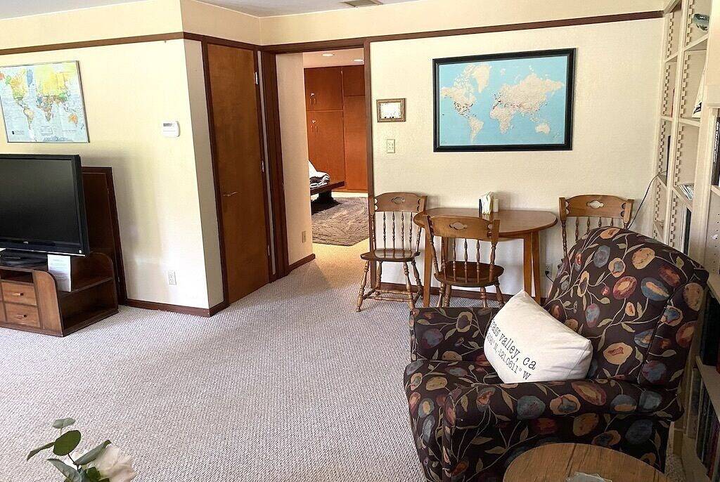 Mother-In-laws unit with Hot Tub, Relax and enjoy! in Grass Valley, Nevada County