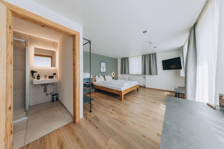 Hotel für 4 Personen, mit Ausblick und Garten sowie Sauna, mit Haustier in Raggal - 2