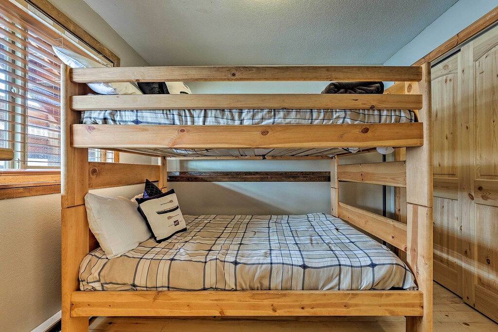 Neu! Silverthorne Home w / Deck, 4 Mi zum Lake Dillon in Silverthorne, Arapaho and Roosevelt National Forests