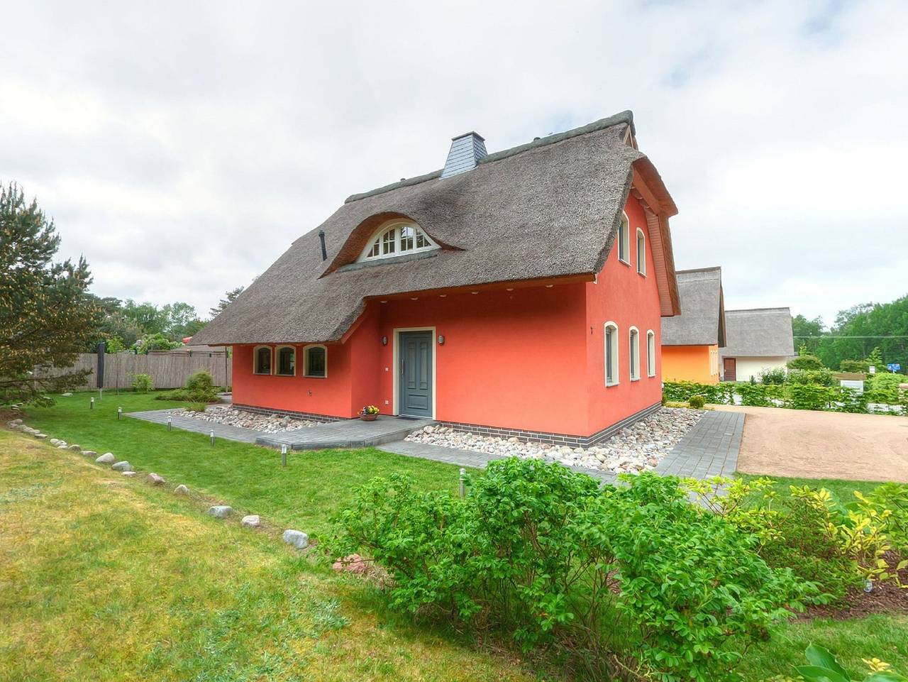 Reetgedecktes Ferienhaus Seeblick mit Kamin - Ferienhaus mit Kamin in Stubbenfelde, Loddin