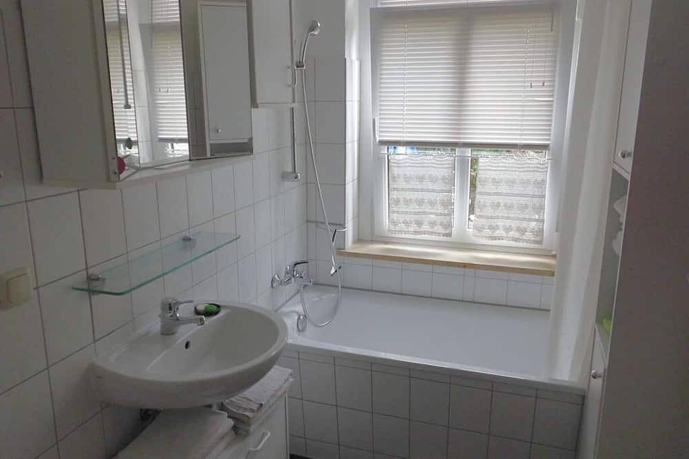 2 Norit Schlosser Komfortable Ferienresidenz in Heidenau, Elbsandsteingebirge