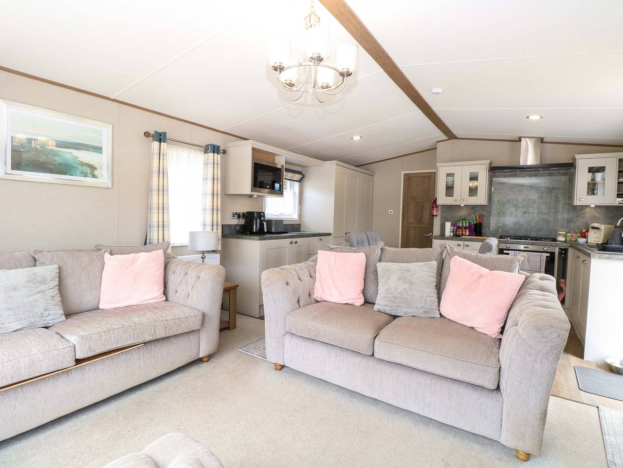 17 Castle Walk in Burgh Castle, Great Yarmouth