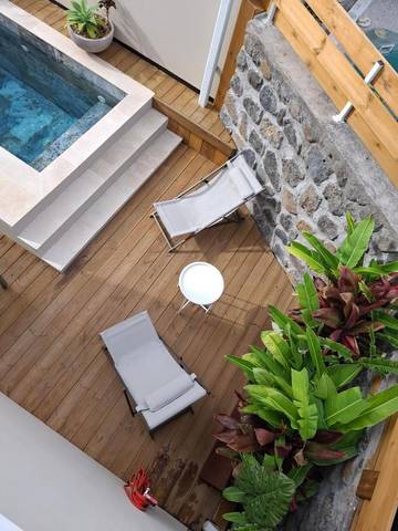 Location de vacances pour 6 personnes, avec jardin ainsi que vue et piscine dans Vincendo