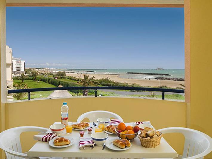 Camping pour 8 personnes, animaux acceptés au Cap d'Agde - 2