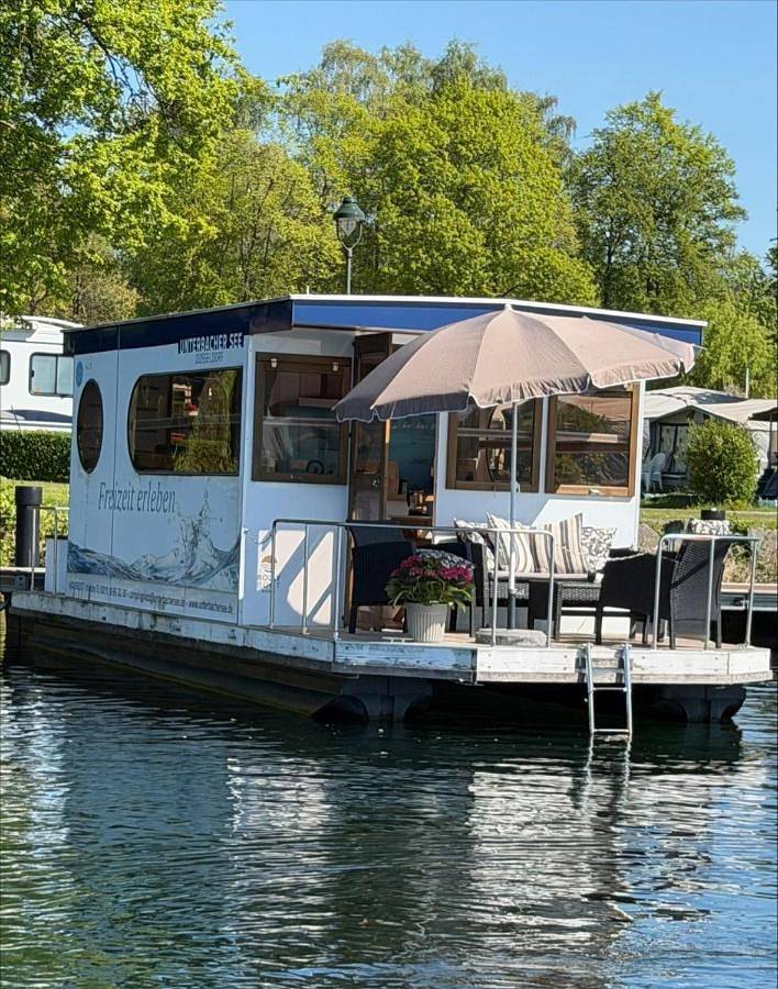 Ferienhaus für 4 Personen, mit Terrasse und Seeblick sowie Ausblick in Langenfeld (Rheinland)