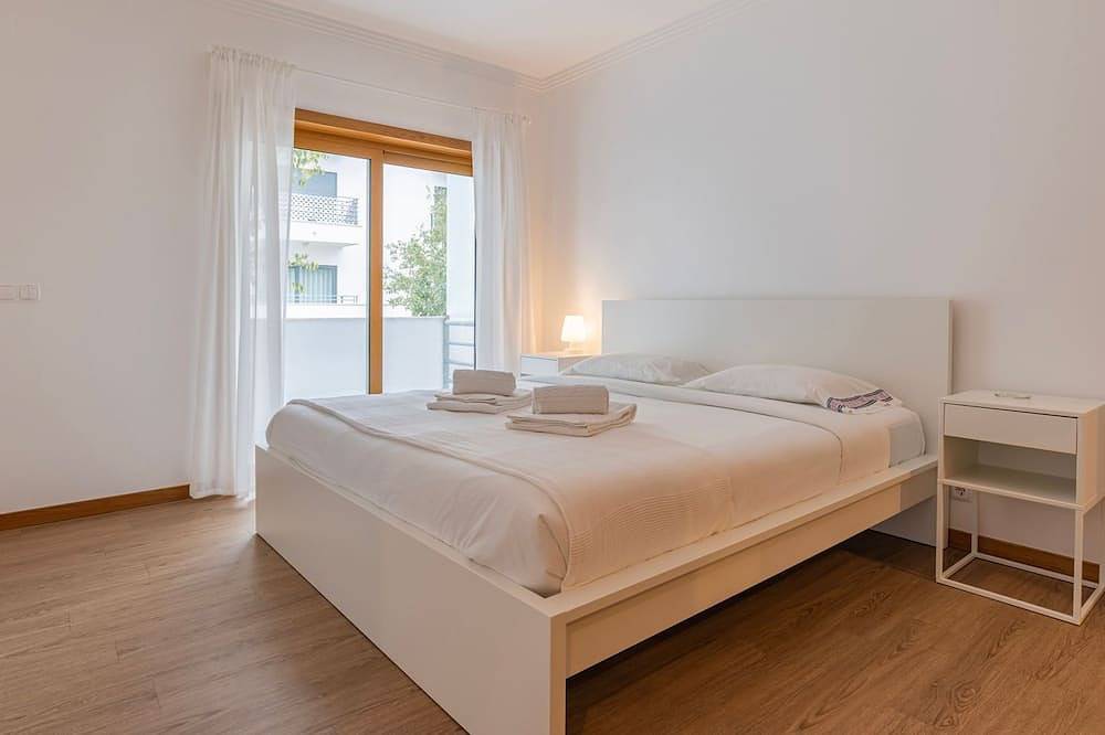 Ganze Wohnung, 3 Bedroom Oeiras Wonder W/ Balcony by Lovelystay in Costa de Lisboa