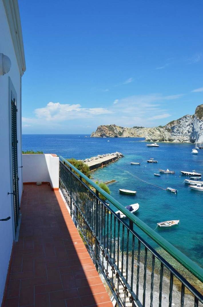 Gîte pour 4 personnes, avec Balcon ainsi que Terrasse et Vue à Ponza - 2