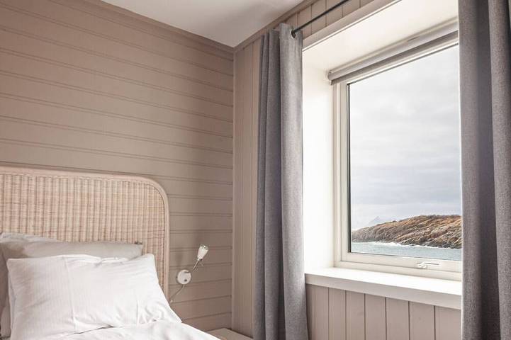 House in Henningsvær with amazing views in Henningsvær, Vågan