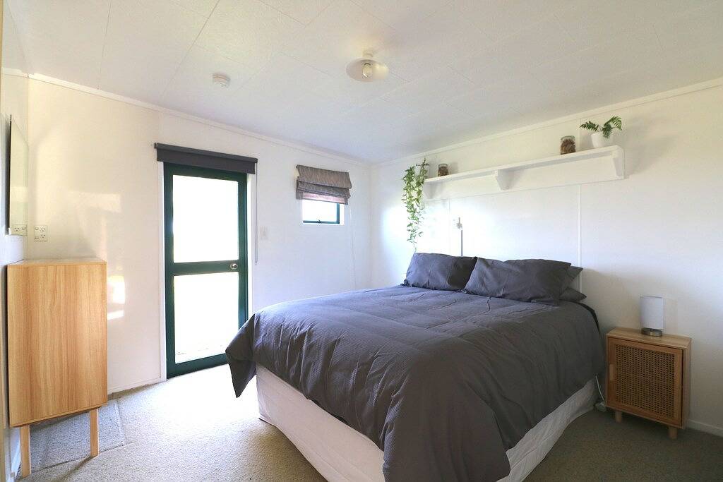 'The Bach'  Relaxed Holiday Accommodation Kaimaumau in Northland