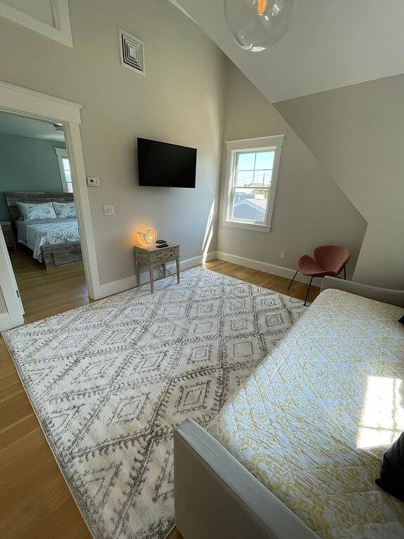 Newly remodeled home-Stay close to beach w/easy access to Newport in Middletown, Newport County