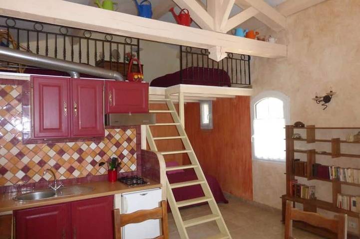 Gîte pour 4 personnes, avec jardin et piscine, animaux acceptés à Belgentier - 4
