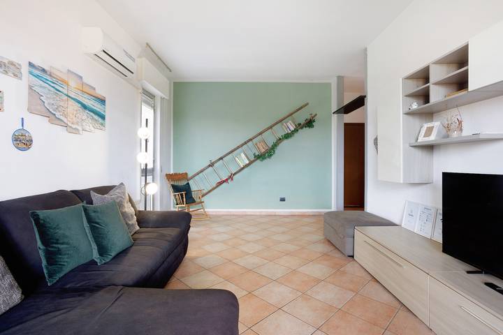 Appartamento intero, Appartamento 'Burago Flat' con balcone, Wi-Fi e aria condizionata in Burago di Molgora, Brianza