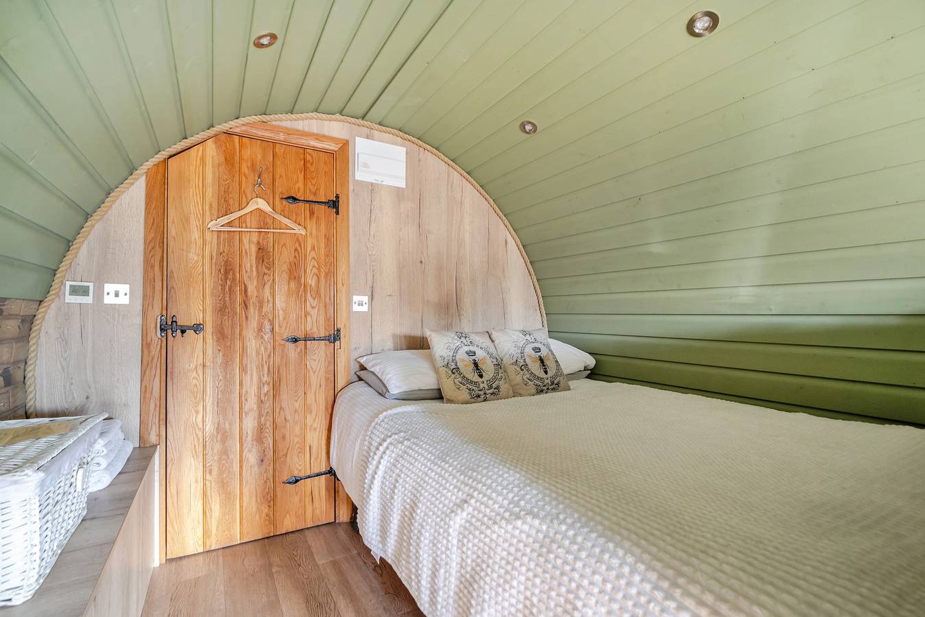 Apartamento vacacional entero, Cosy escape heated luxury pod with hot tub in Minster-on-Sea, Kent