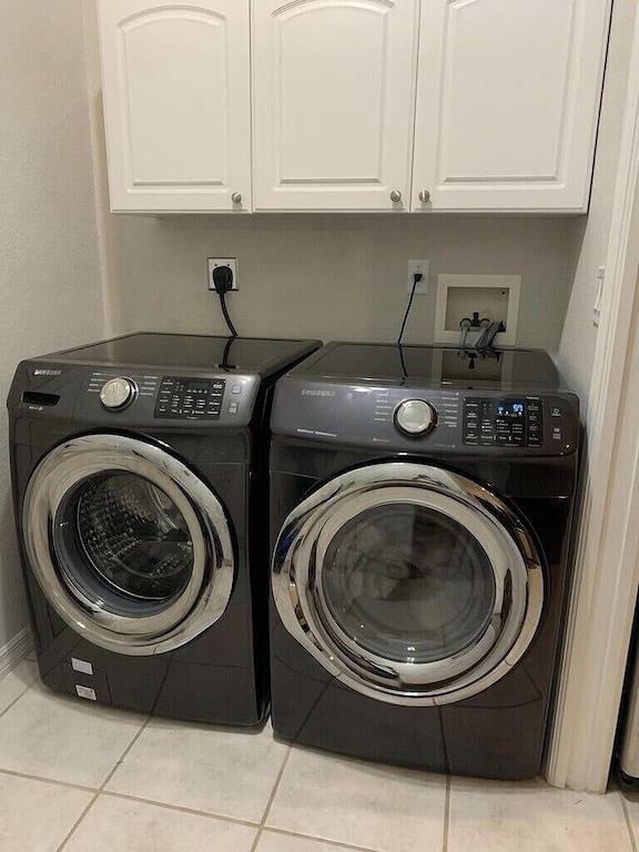 Kürzlich aktualisiertes Salzwasser-Poolhaus am Wasser; 1 Block vom Fischerdorf entfernt in Punta Gorda, Charlotte County