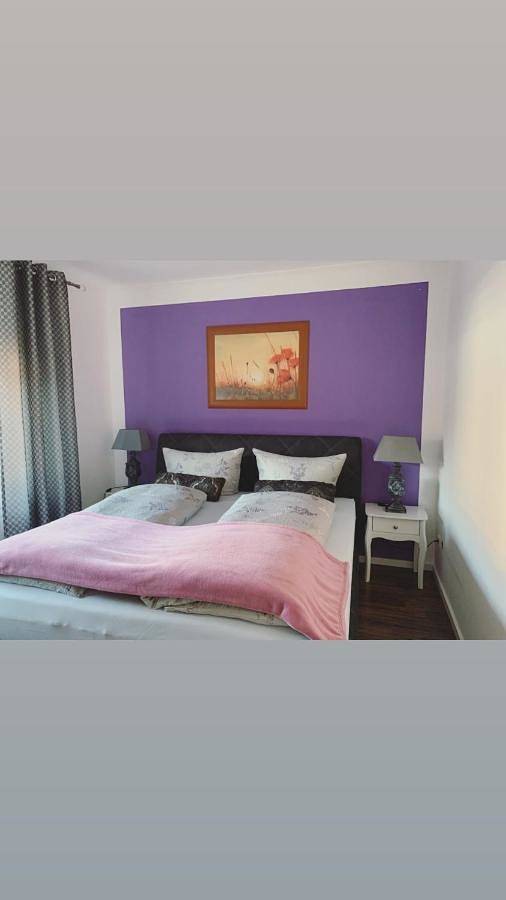 Stadtvilla Lingen zentrumsnah mit 3 Schlafzimmern, Terrasse & Parkplatz in Lingen (Ems), Emsland