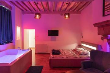 Gîte pour 2 personnes, avec jacuzzi dans Office De Tourisme De Dijon