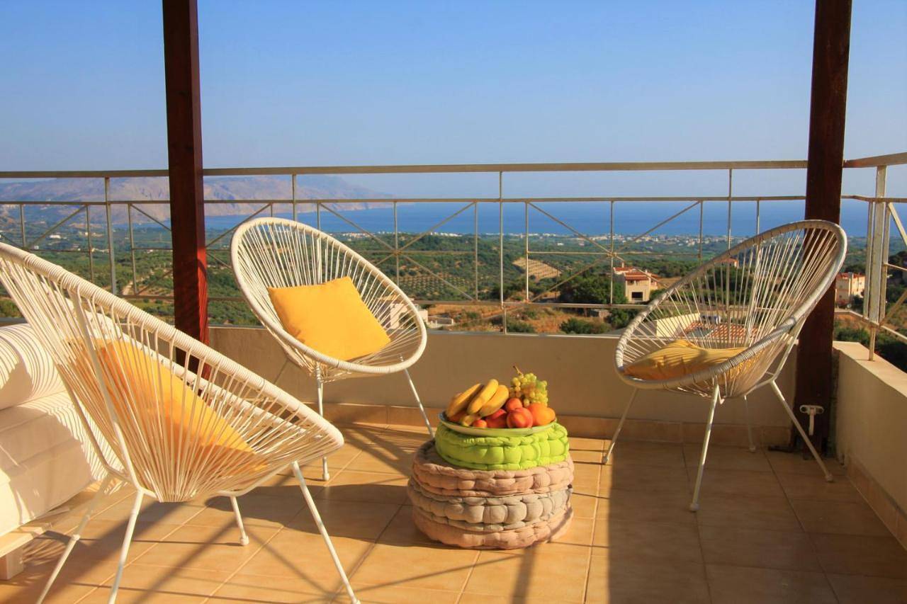 360 Panorama House - Gazing at Horizon and the Stars of the Galaxy in the night - Fresh Cool breeze most of the time - just 7 min from the beach in Chania und Umgebung