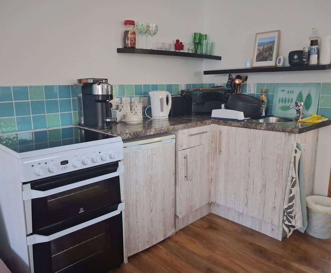 Ganzes Studio, Porthleven Studio, Sleeps 3,  Patio & Beach Access in Porthleven, Cornwall