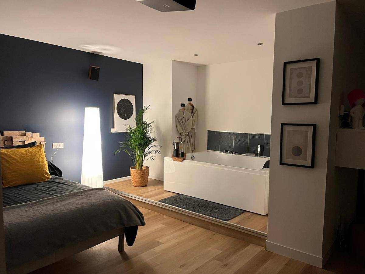 Appartement entier, One-Bedroom Apartment in Villers-Allerand, Parc naturel régional de la Montagne de Reims