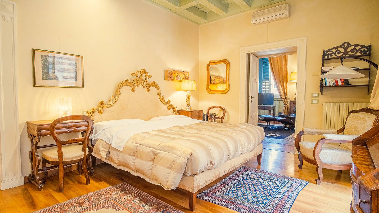 Ganze Wohnung, Ferienwohnung für 4 Personen mit Balkon in Centro Storico di Verona, Verona