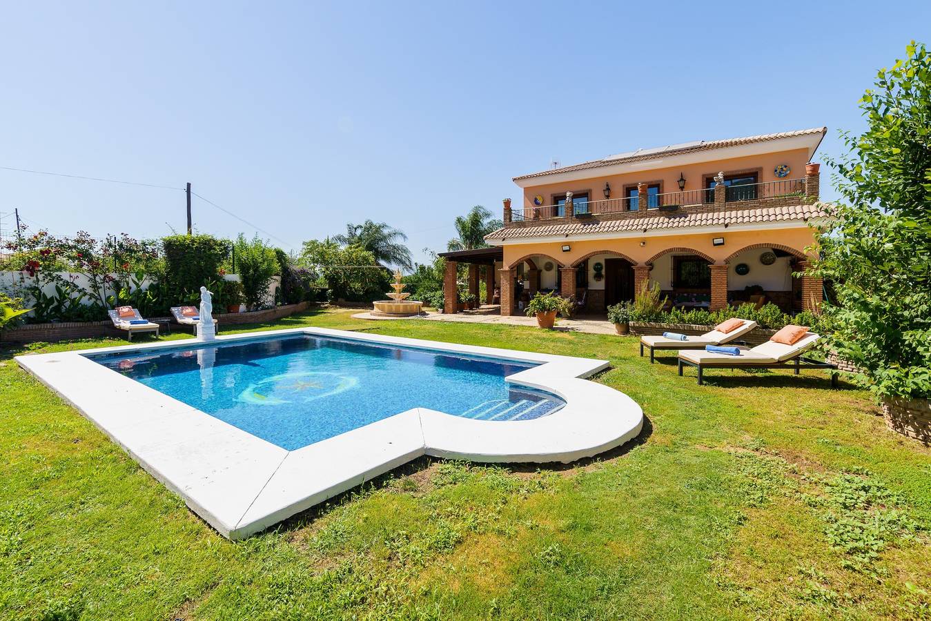 Casa Vacacional 'La Huerta Del Sur' con Vistas a la Montaña, Wi-Fi y Aire Acondicionado in Alhaurín el Grande, Provincia de Málaga