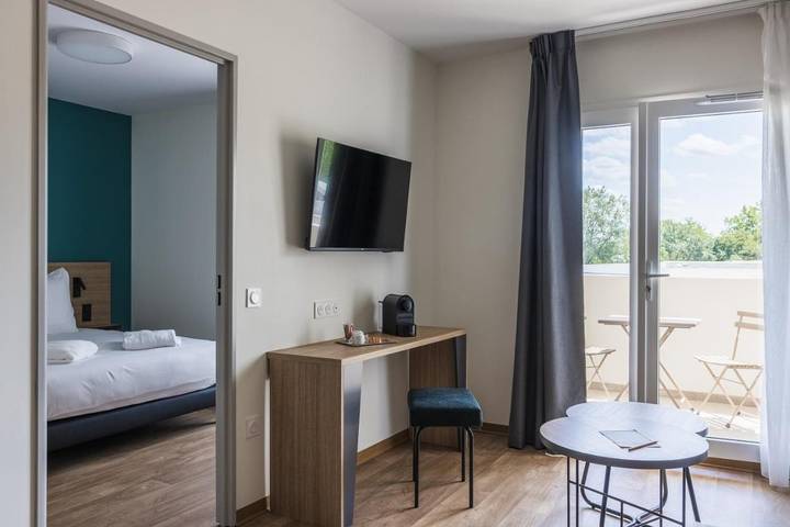 Hôtel pour 2 personnes, avec vue ainsi que piscine et jardin, animaux acceptés à Allègre-les-Fumades - 2