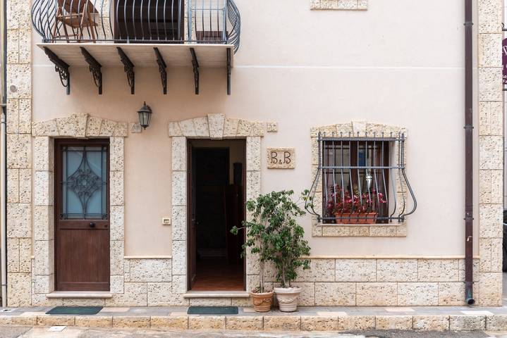 Zimmer für 2 Personen, mit Balkon auf Sizilien