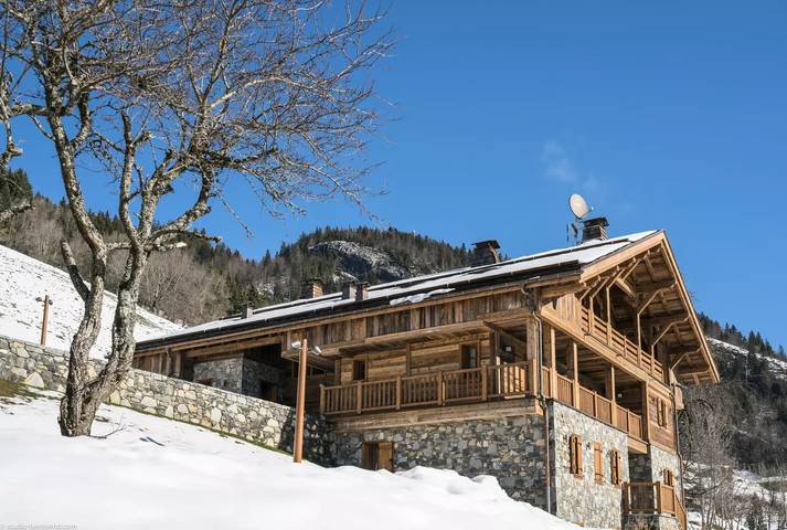 Chalet pour 16 personnes, avec sauna ainsi que balcon et jacuzzi à Le Grand-Bornand