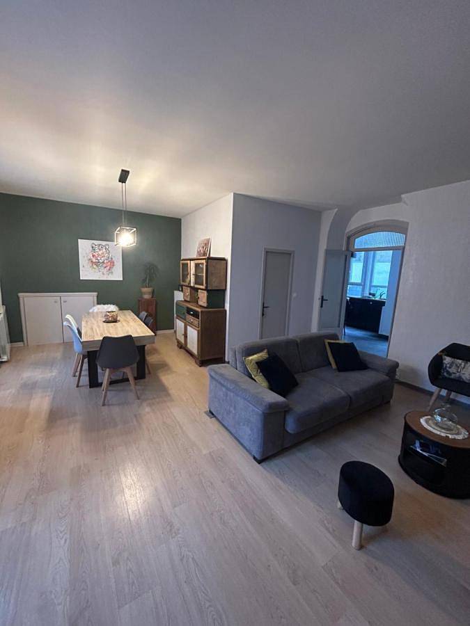 Appartement entier, Two-Bedroom Apartment in Lourdes, Hautes-Pyrénées