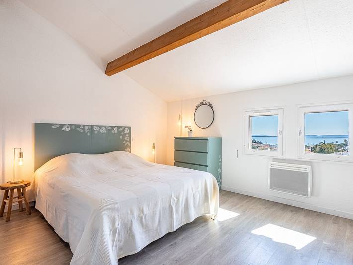 Location de vacances pour 6 personnes, avec terrasse à Carqueiranne