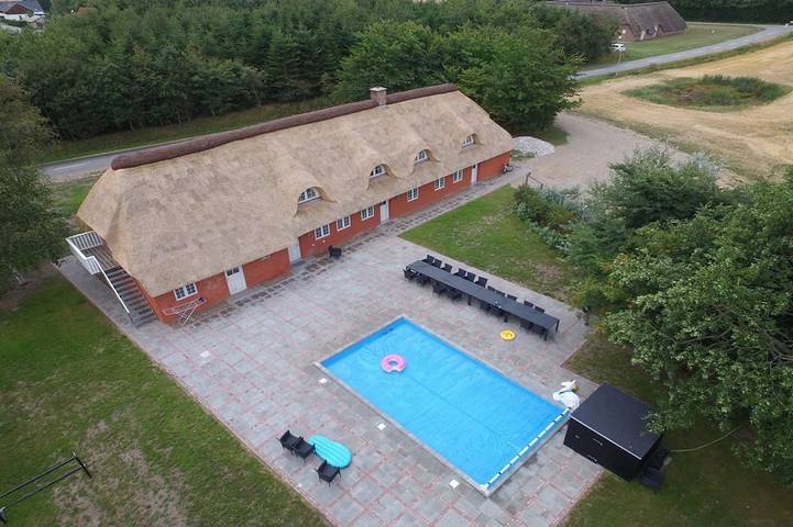 Ferienhaus für 24 Personen, mit Pool, mit Haustier