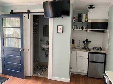 Bed And Breakfast for 2 Guests in Blue Ridge Mountains, North Carolina, Picture 2