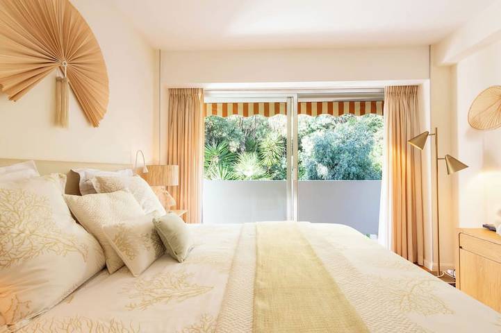 Entire apartment, Côte d’Azur, Sea View, Tennis, Beach Access in Vallauris, Mediterranean Coast (France)