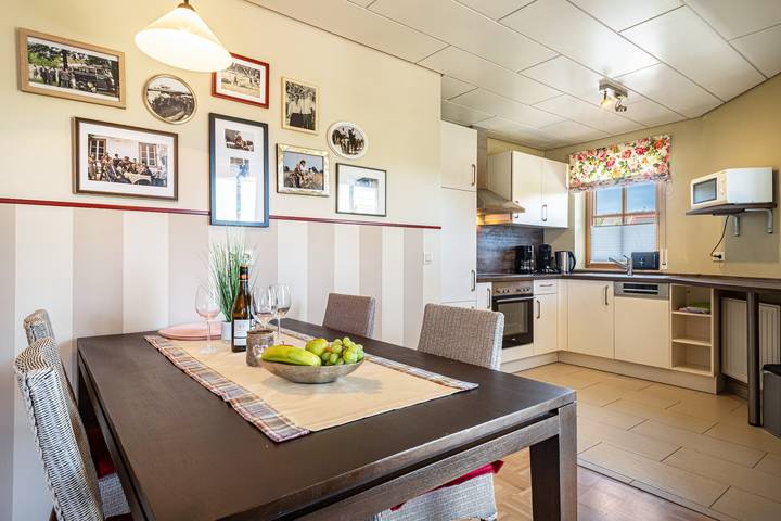 Ganze Wohnung, Schöne Ferienwohnung 4 am Trostelhof mit Balkon in Neufrach, Salem
