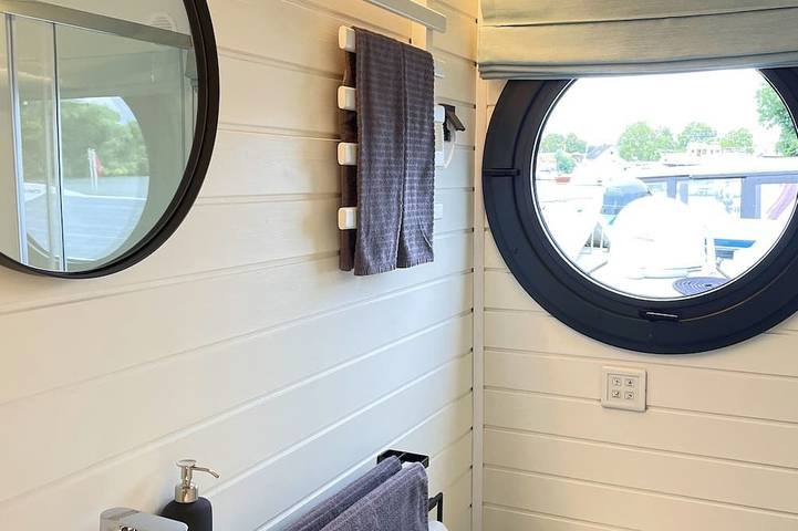 Hausboot für 2 Personen, mit Terrasse in Hamburg - 4