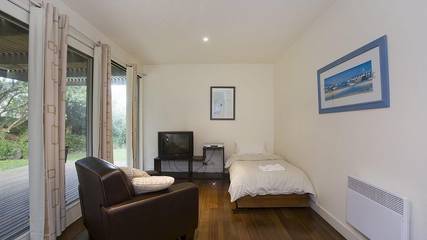 Holiday Home for 9 People in Lorne, Surf Coast Shire, Photo 4